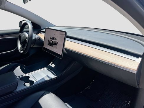Used 2023 Tesla Model 3 Standard Range RWD image 29