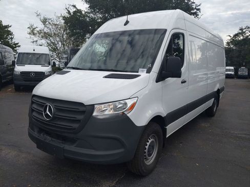 Used 2022 Mercedes-Benz Sprinter 2500 image 5
