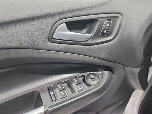 Used 2019 Ford Escape SE image 20