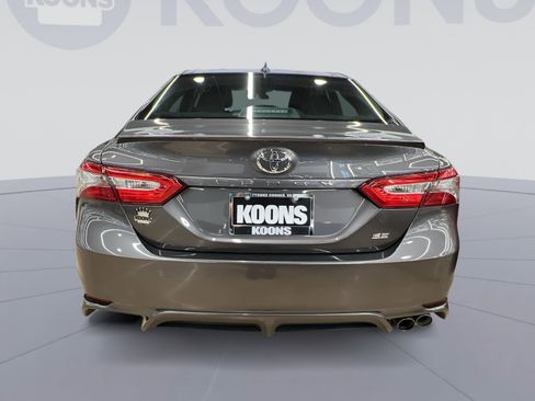 Used 2019 Toyota Camry SE image 5