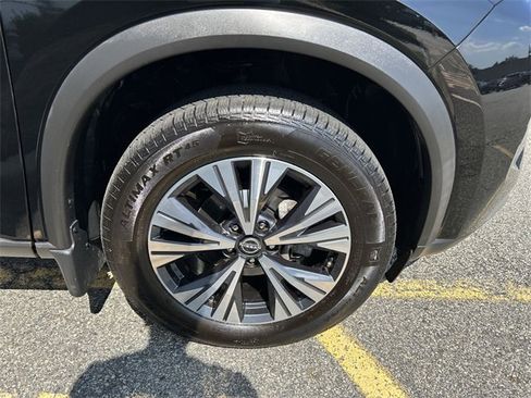 Certified 2022 Nissan Rogue SV w/ SV Premium Package image 13