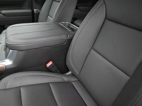 New 2026 Chevrolet Silverado 1500 RST w/ Redline Edition AWD/4WD image 17