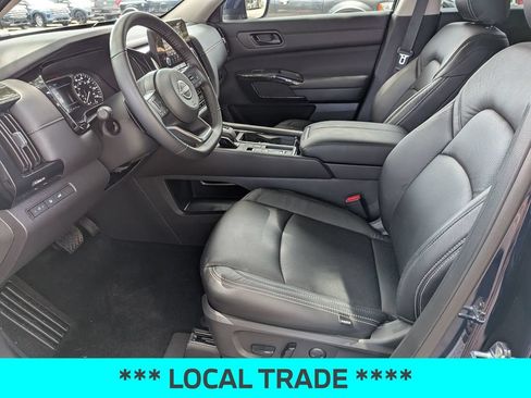 Used 2025 Nissan Pathfinder SV FWD image 15