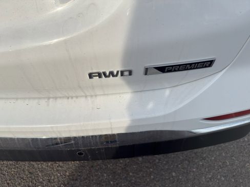 Used 2018 Chevrolet Equinox Premier image 6