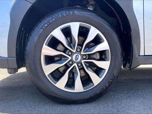 Used 2025 Subaru Outback Limited AWD/4WD image 9