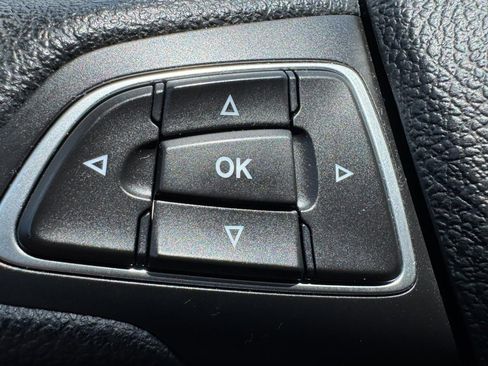 Used 2019 Ford Escape SE AWD/4WD image 16