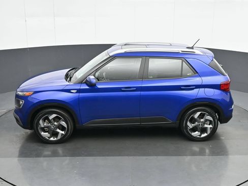 Used 2025 Hyundai Venue SEL FWD image 18