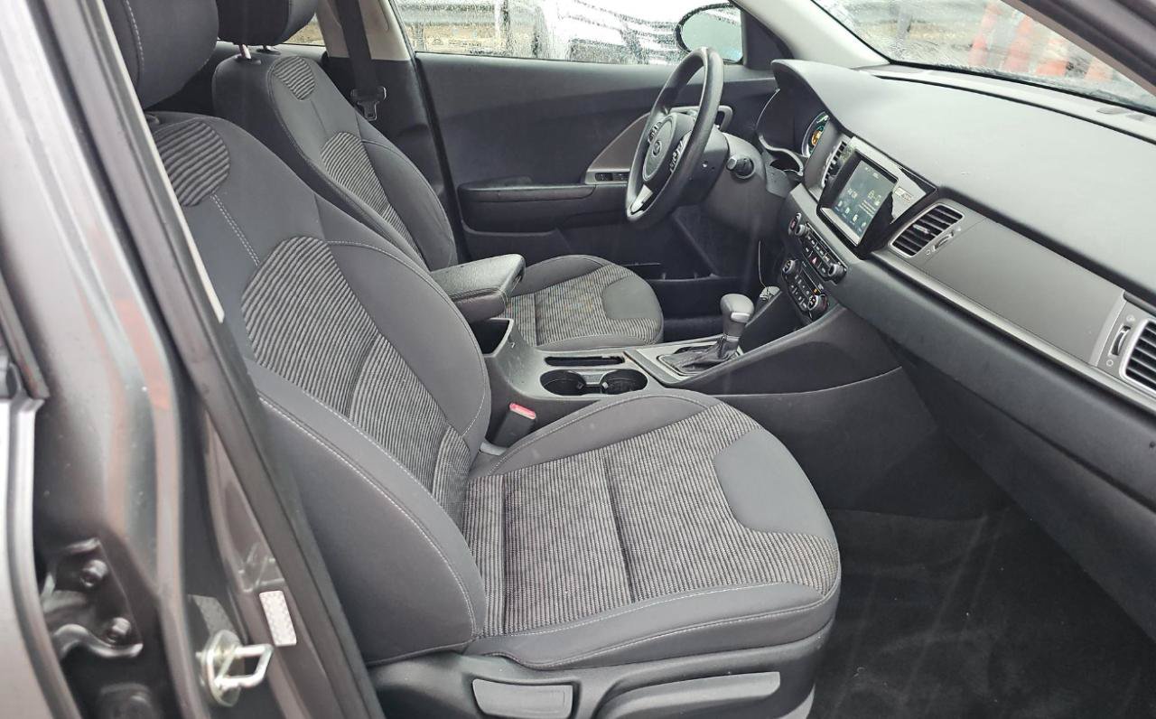 Used 2017 Kia Niro LX FWD image 11