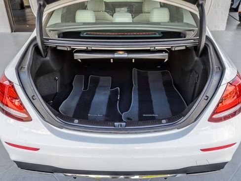 Used 2020 Mercedes-Benz E 350 4MATIC Sedan image 11