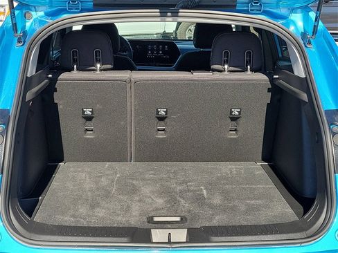 Used 2025 Chevrolet Trax LS w/ LS Convenience Package image 11