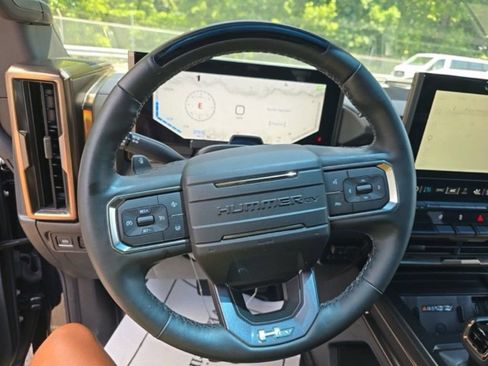 Used 2025 GMC Hummer EV 3X AWD/4WD image 11
