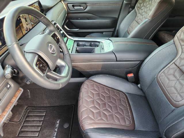 Used 2025 Nissan Armada Platinum RWD image 14
