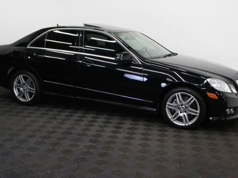 Used 2010 Mercedes-Benz E 550 Sedan w/ Premium 1 Pkg image 5
