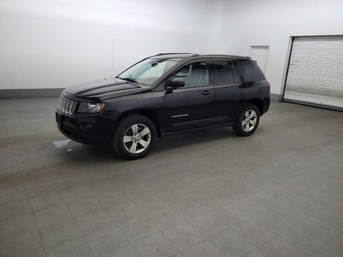 Used 2016 Jeep Compass Latitude AWD/4WD image 2