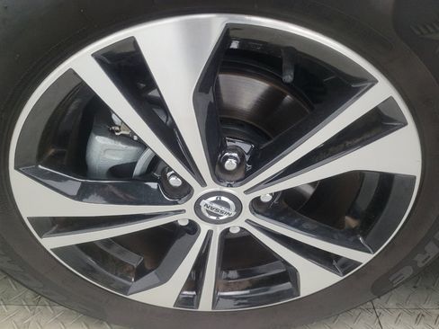 Used 2022 Nissan Sentra SV FWD image 31