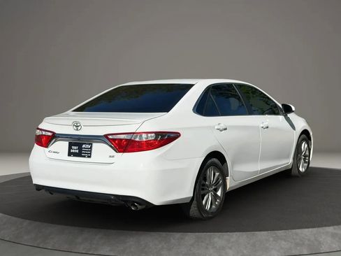 Used 2017 Toyota Camry SE FWD image 4