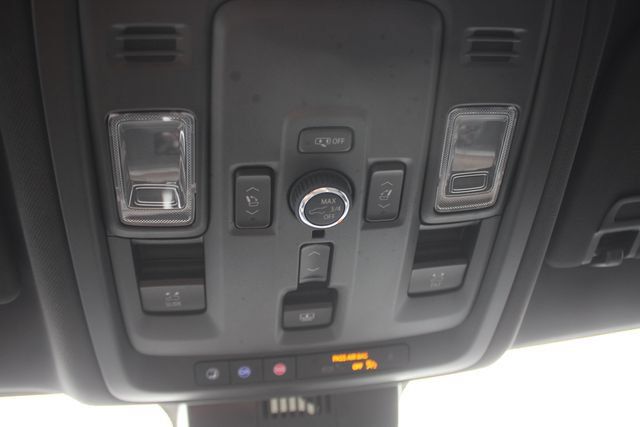 Used 2025 Chevrolet Tahoe High Country w/ Sun And Tow Package AWD/4WD image 12