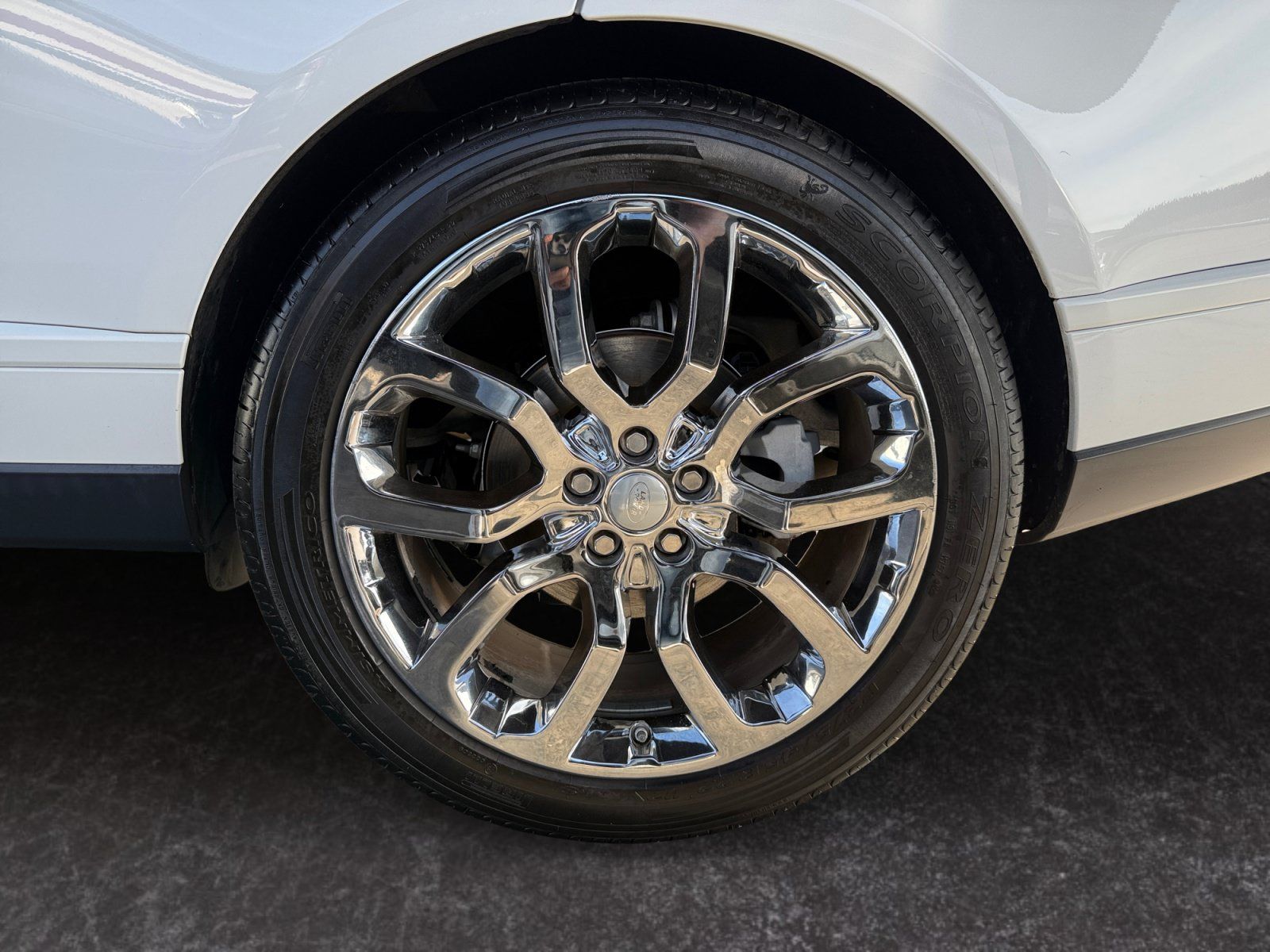 Used 2019 Land Rover Range Rover AWD/4WD image 14