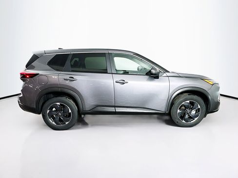Used 2025 Nissan Rogue SV image 10