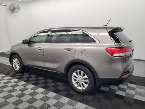 Used 2018 Kia Sorento L FWD image 3