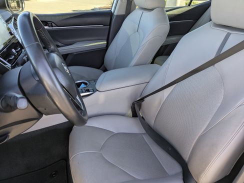 Used 2023 Toyota Camry XLE image 25