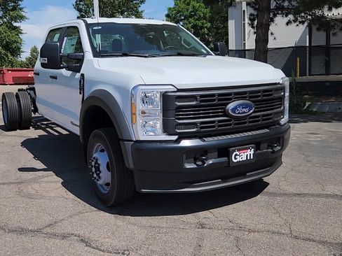 New 2025 Ford F550 4x4 Crew Cab image 15