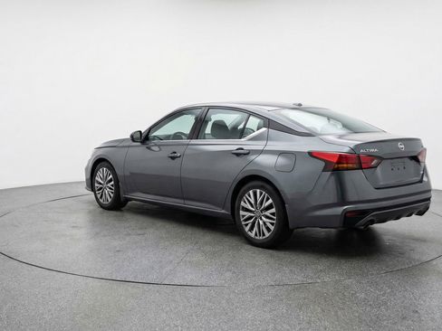 Used 2025 Nissan Altima 2.5 SV image 6
