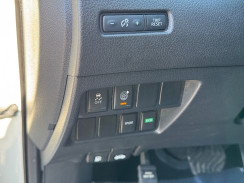 Used 2017 Nissan Rogue S FWD image 23