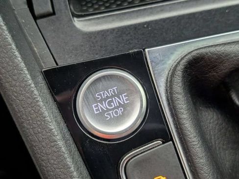 Used 2018 Volkswagen GTI SE FWD image 22