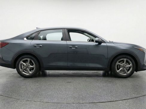 Used 2025 Kia K4 FWD image 11