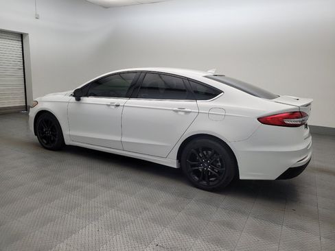 Used 2019 Ford Fusion SE w/ Equipment Group 151A FWD image 3
