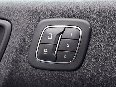 Used 2022 Ford Escape SEL w/ Technology Package AWD/4WD image 26