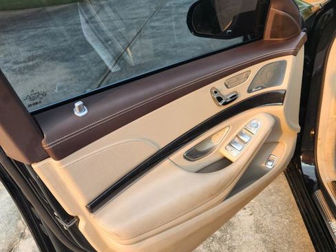 Used 2019 Mercedes-Benz S 560 4MATIC Sedan w/ Premium Package image 40