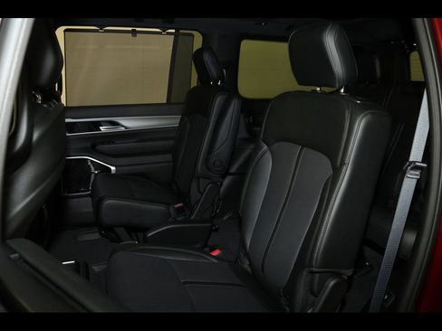New 2026 Jeep Grand Wagoneer Limited AWD/4WD image 25