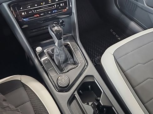 New 2026 Volkswagen Taos SE image 31