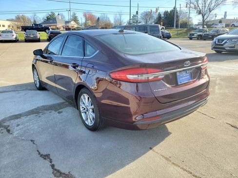 Certified 2017 Ford Fusion SE image 3