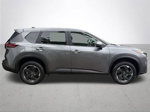 Certified 2024 Nissan Rogue SV image 7