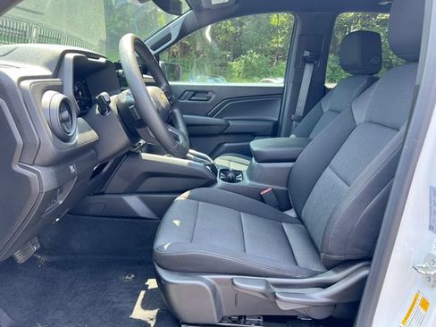 Used 2026 Chevrolet Colorado W/T w/ Advanced Trailering Package RWD image 3