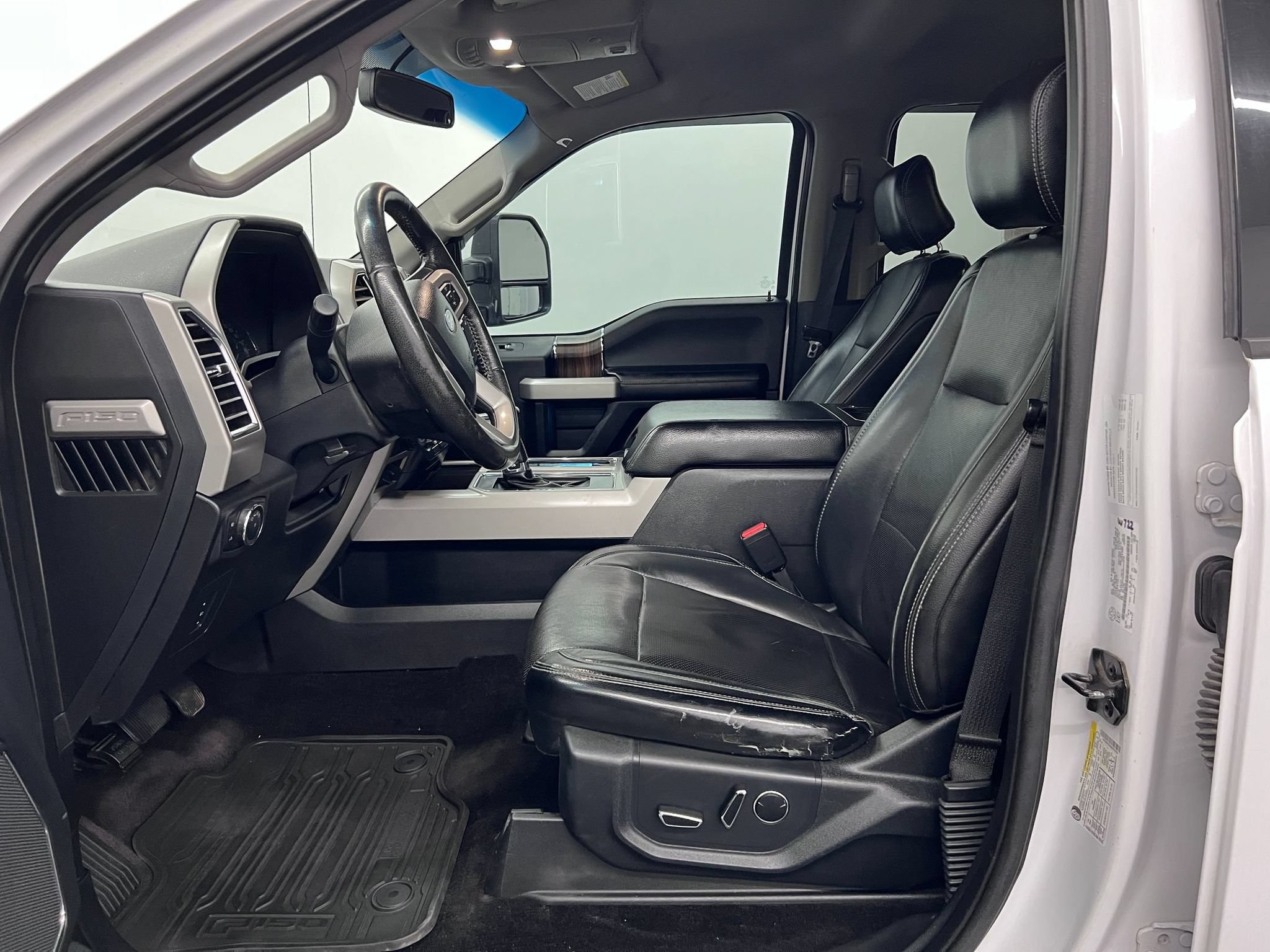 Used 2016 Ford F150 Lariat AWD/4WD image 5