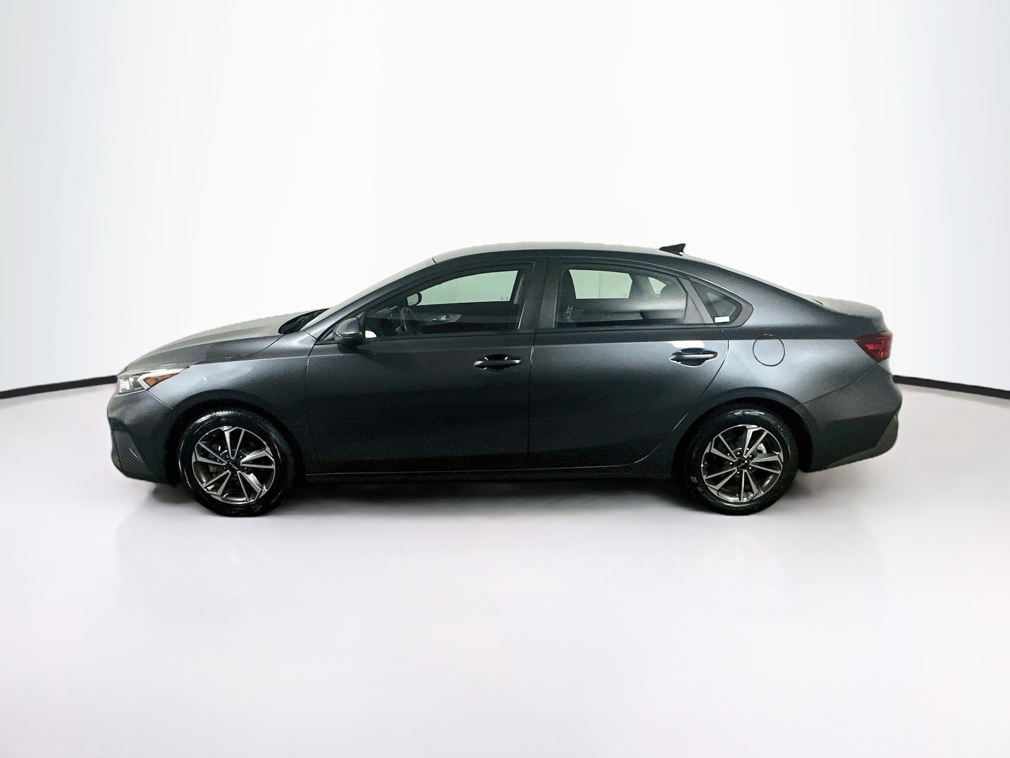Used 2024 Kia Forte LXS FWD image 4
