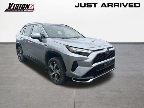 Used 2024 Toyota RAV4 SE w/ Weather & Moonroof Package AWD/4WD image 5