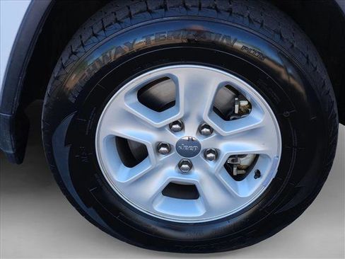 Used 2015 Jeep Grand Cherokee Laredo image 22