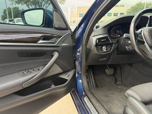 Used 2021 BMW 530i w/ Premium Package RWD image 5