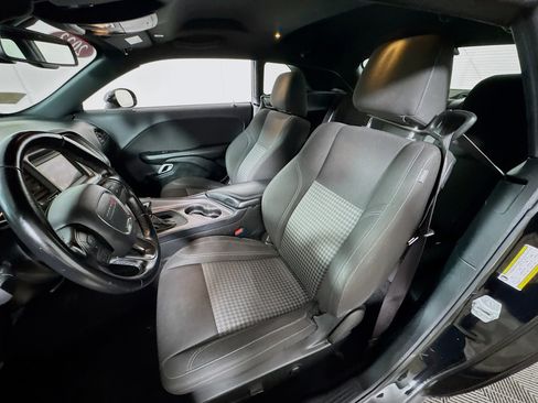 Used 2023 Dodge Challenger SXT RWD image 13