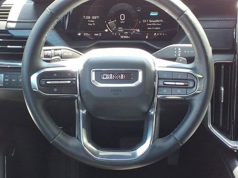 Used 2025 GMC Acadia Elevation AWD/4WD image 14