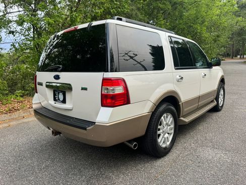 Used 2014 Ford Expedition XLT w/ Equipment Group 202A AWD/4WD image 8