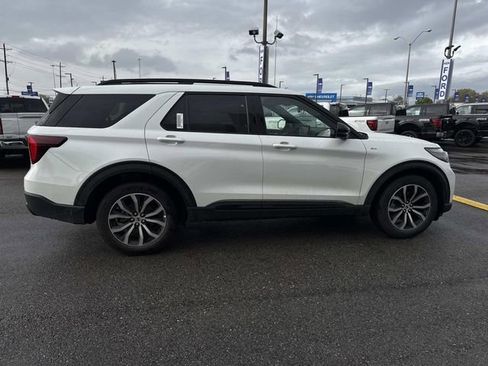 New 2026 Ford Explorer ST-Line w/ Premium Package image 4
