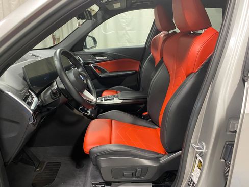 Used 2025 BMW X1 xDrive28i w/ Technology Package image 18