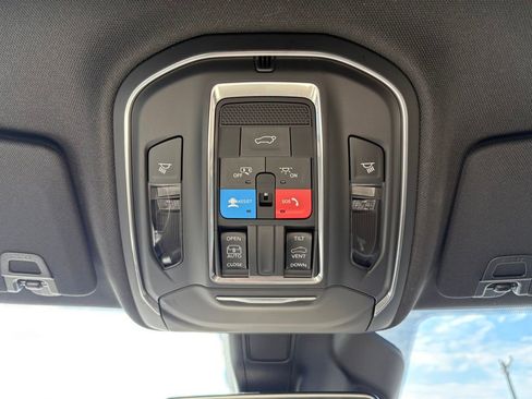 New 2026 Jeep Grand Cherokee Altitude AWD/4WD image 14