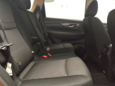 Used 2020 Nissan Rogue SV FWD image 19